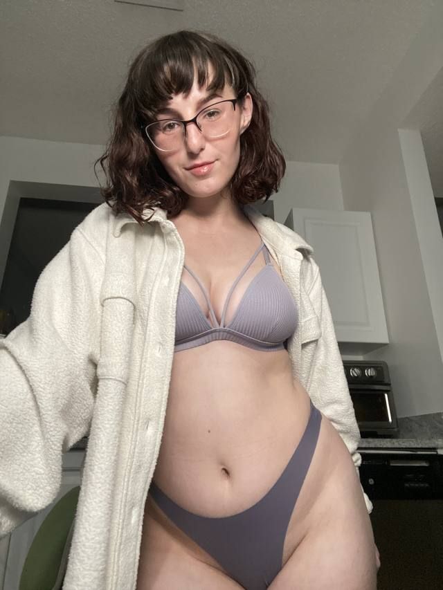 Available for hookup and massage Incall or outcall 🍑 🍆 - Image 3